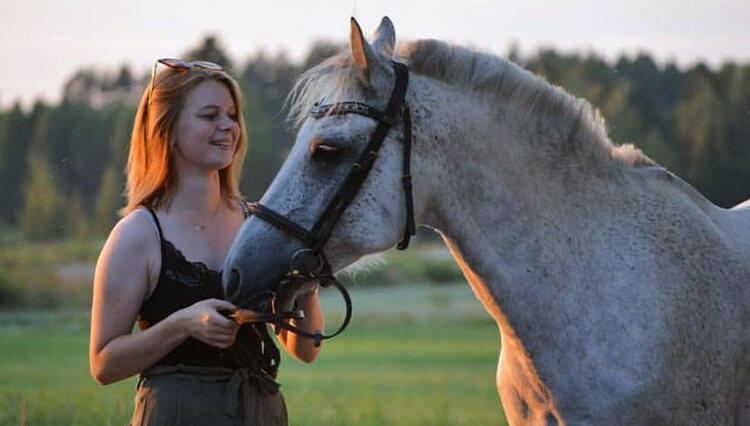 Lina-Lotta Kavander från Lovisa är Årets medlem i södra Finland 2018 featured image