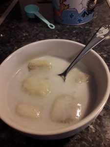 Lägg upp i skålar, låt svalna och njut!